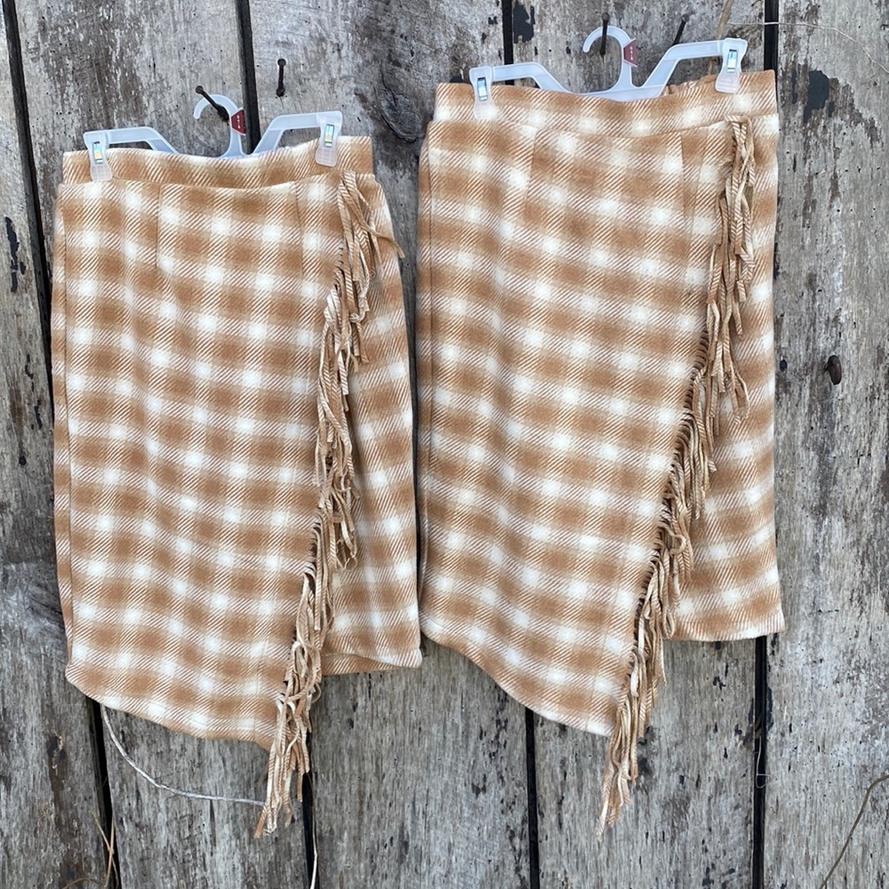 (Bundle) Time and Tru women’s fringed faux wrapped skirt. 🌸